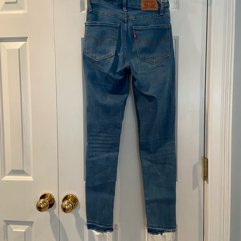 levi blue jeans! - Picture 2 of 3